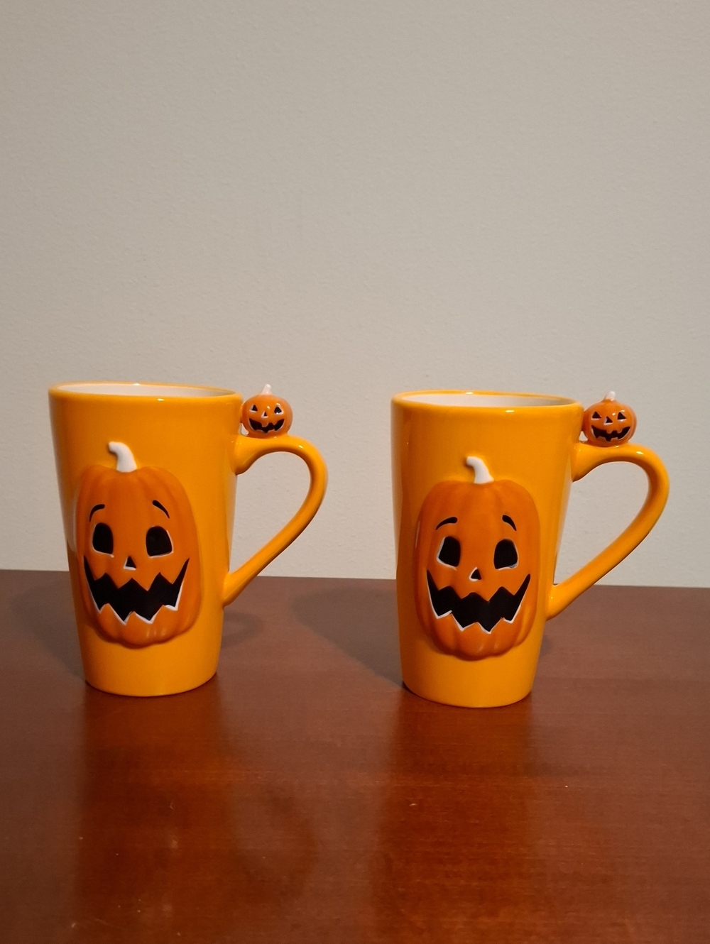 Halloween 2011 Pumpkin Ceramic Mug Orange Jack O Lantern Set Of 2